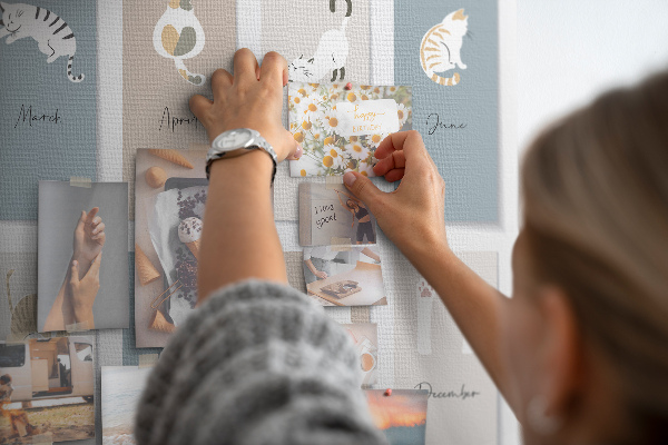 Cork board Cat calendar