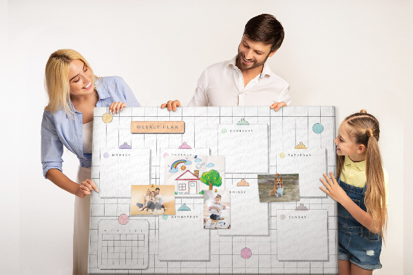 Cork memo board Weekly plan