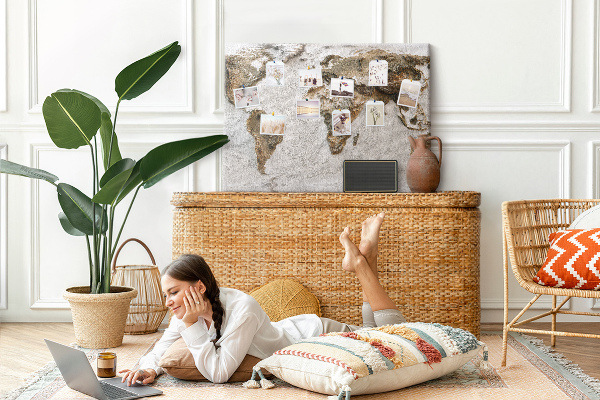 Cork board Old world map