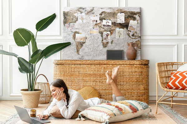Cork board Old world map