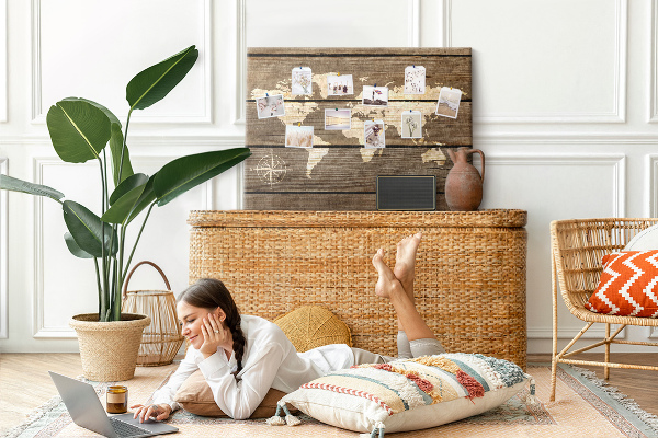 Cork board Wooden board world map