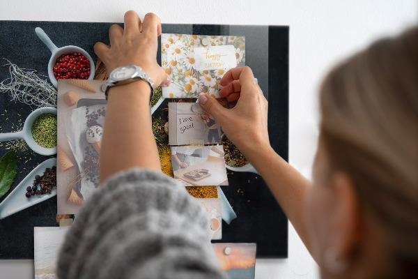 Magnetic spice board for wall mounting
