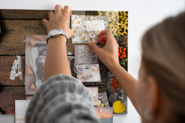 Magnetic board with Bon appetit inscription