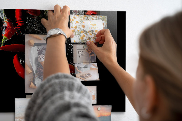Magnetic board for wall peppers in water design