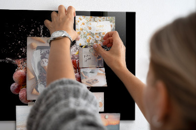 Magnetic board grapes design