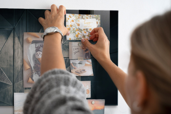 Magnetic board metal abstraction design