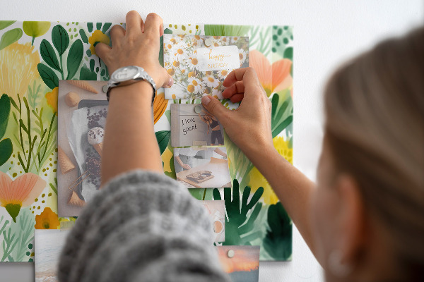 Magnetic board watercolor flowers design