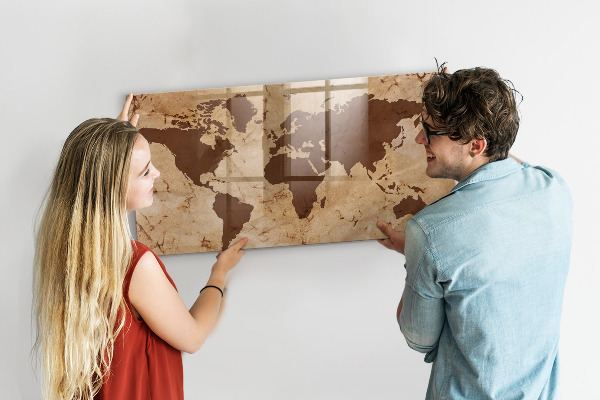 Dry erase board magnetic A world map for jotting down memories