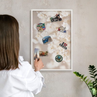 Decorative magnet board with a white frame Beige flowers