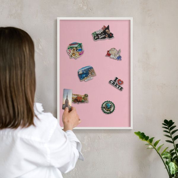 Magnetic board for travel magnets in a white frame Light pink