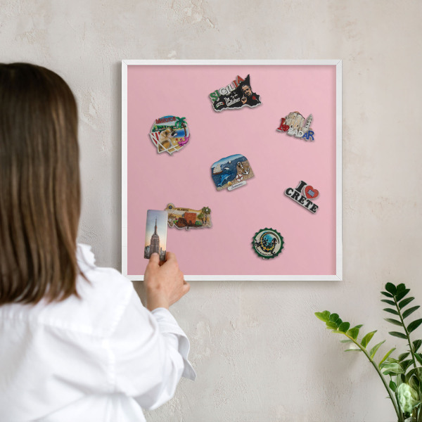 Magnetic board for travel magnets in a white frame Light pink