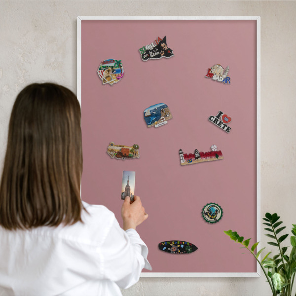 Magnetic board for travel magnets in a white frame Dusty pink