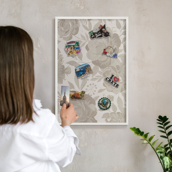 Magnetic board for travel magnets in a white frame Vintage flowers