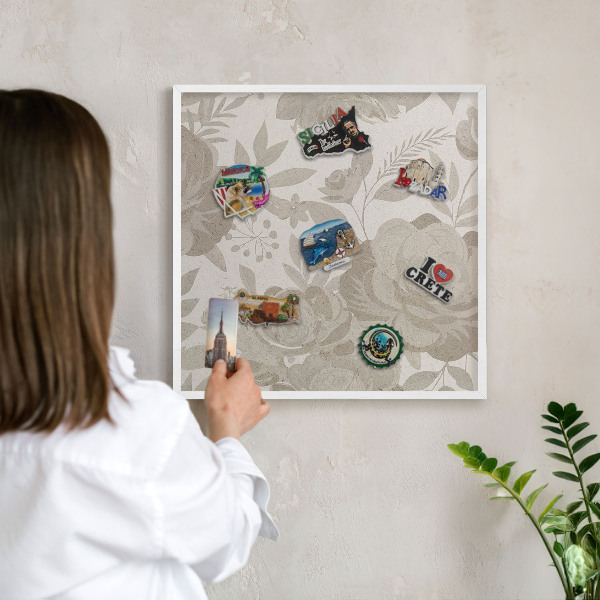 Magnetic board for travel magnets in a white frame Vintage flowers