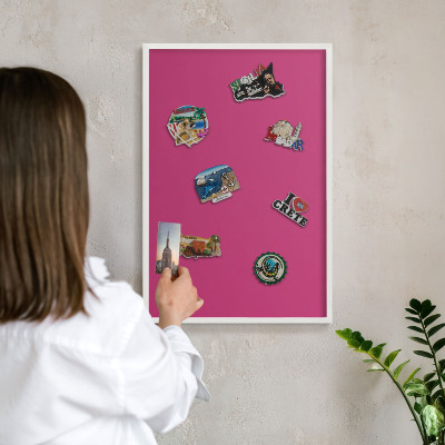 Magnetic board for travel magnets in a white frame Intense pink