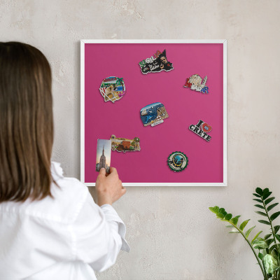 Magnetic board for travel magnets in a white frame Intense pink