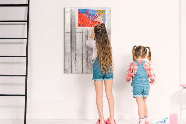 Magnetic dry erase board A board for presenting photos and notes