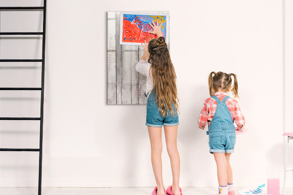 Magnetic dry erase board A board for presenting photos and notes