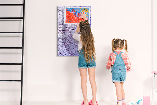Magnetic dry erase board Magnetic board with a leaf pattern