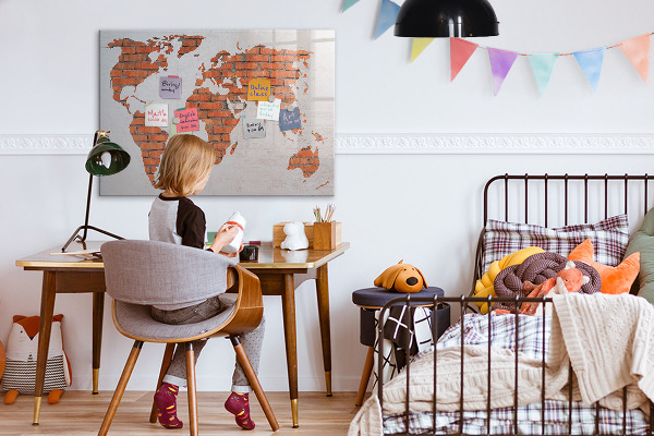 Dry erase board magnetic A world map with personal memories