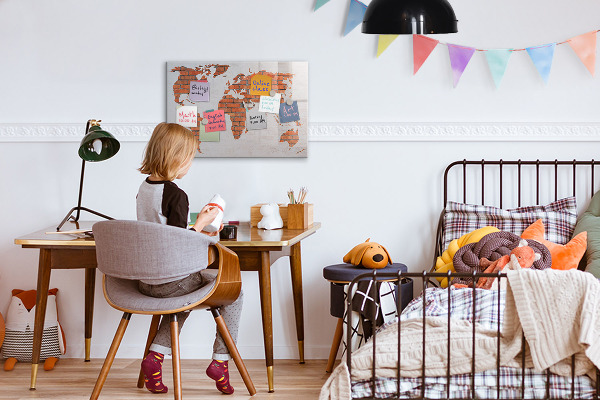 Dry erase board magnetic A world map with personal memories
