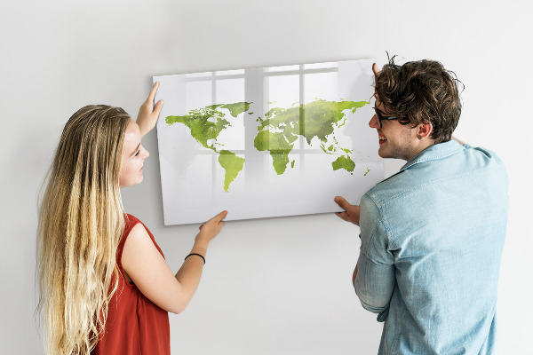 Magnetic dry erase board World map with photo locations