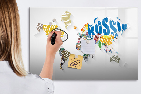 Dry erase board magnetic A world map with personal memories