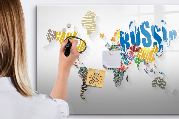 Dry erase board magnetic A world map with personal memories