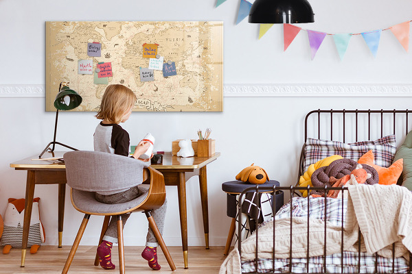 Dry erase board magnetic World map with photos and accessories