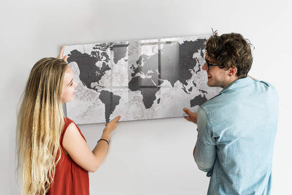 Dry erase board magnetic A world map with memories and notes