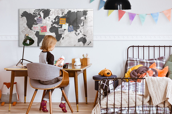 Dry erase board magnetic A world map with memories and notes
