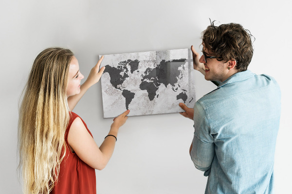 Dry erase board magnetic A world map with memories and notes