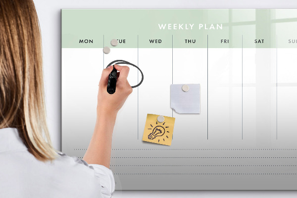 Dry erase board magnetic Weekly plan with space for photos