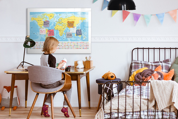 Dry erase board magnetic A world map for personalization and memories