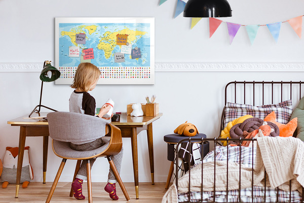 Dry erase board magnetic A world map for personalization and memories