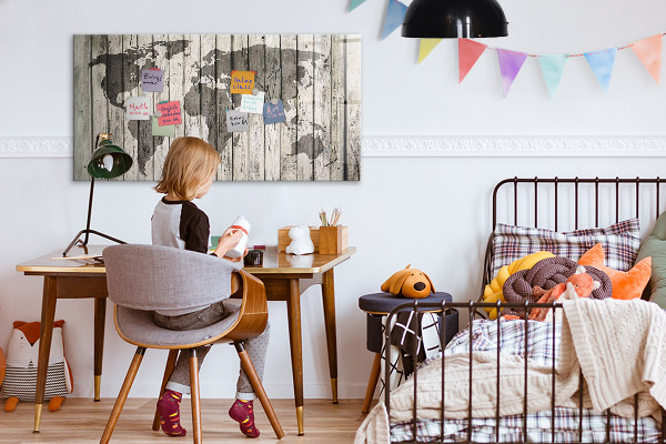 Dry erase board magnetic World map with space for photos