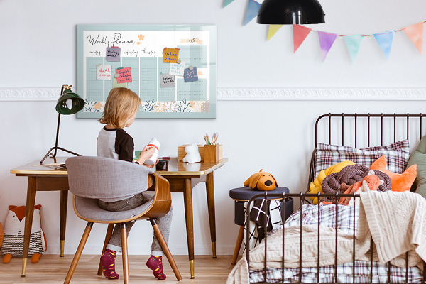 Magnetic dry erase board Weekly planner with space for photos