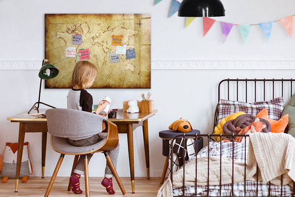 Magnetic dry erase board A world map with personal memories
