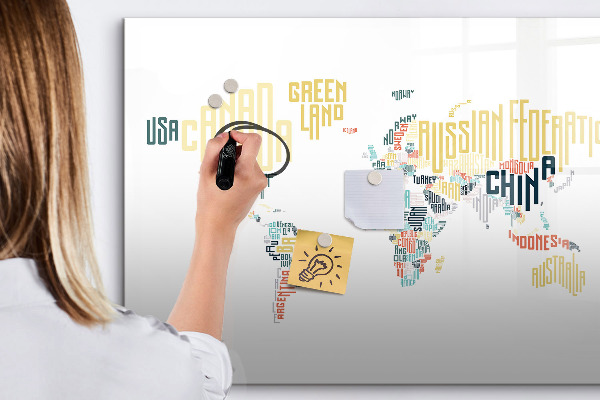 Dry erase board magnetic A world map with personal memories