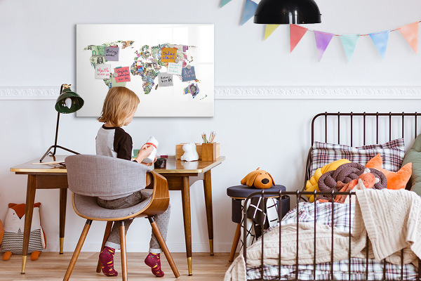 Dry erase board magnetic A world map with personal memories