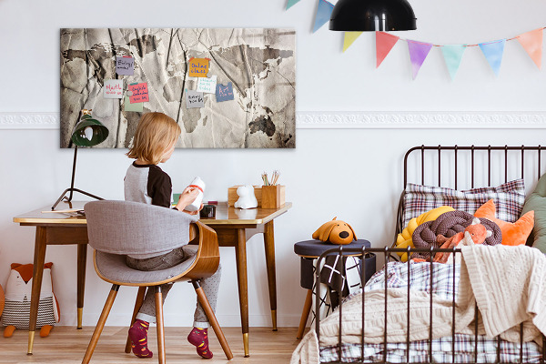 Dry erase board magnetic World map with photos and accessories