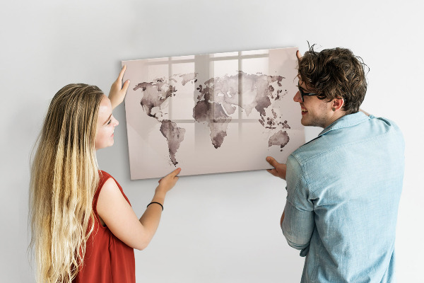Dry erase board magnetic A world map with personal memories