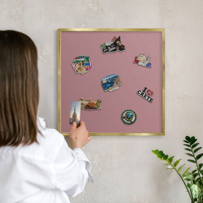Magnetic board for magnets in a gold frame Dusty pink
