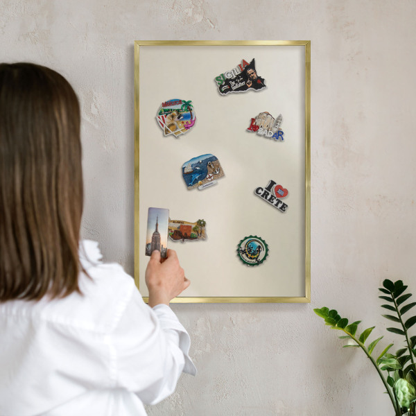 Magnetic board for magnets in a gold frame Fog tone