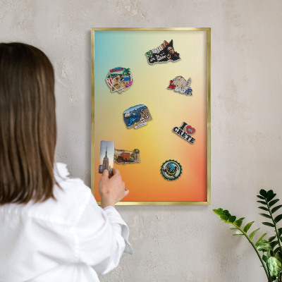 Magnetic board for magnets in a gold frame Color transition