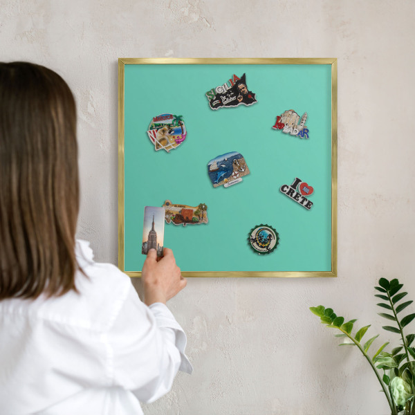 Magnetic board for magnets in a gold frame Strong mint