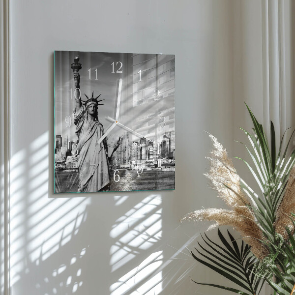 Square wall clock Statue of Liberty