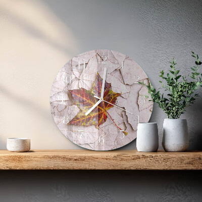 Round wall clock Maple Leaf