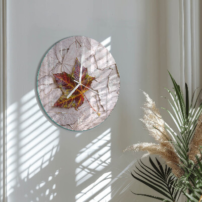 Round wall clock Maple Leaf