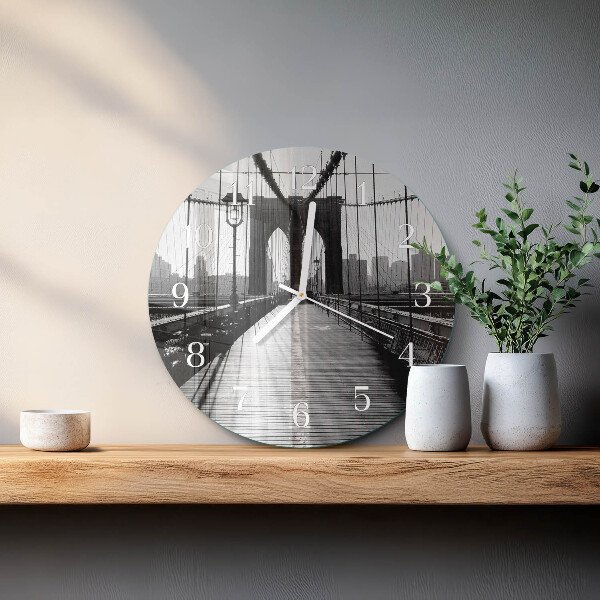Round wall clock Bridge